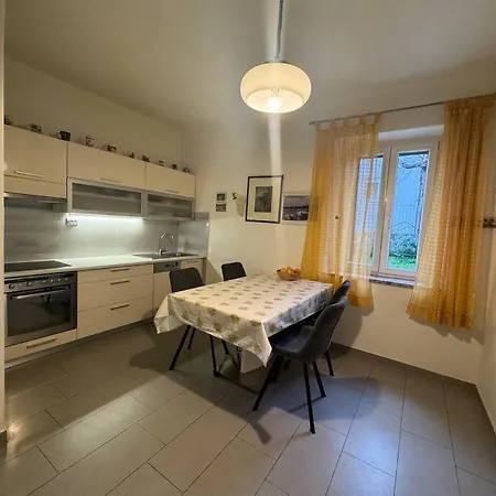 Urban Split- Free Parking Apartman