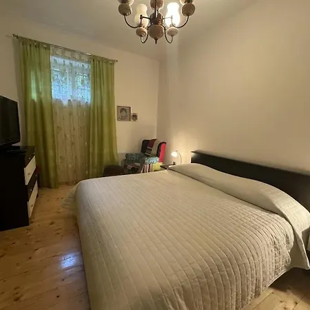 Urban Apartment Split