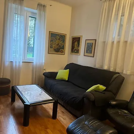 Urban Split- Free Parking