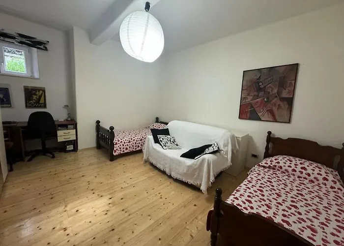 Urban Split- Free Parking * Split